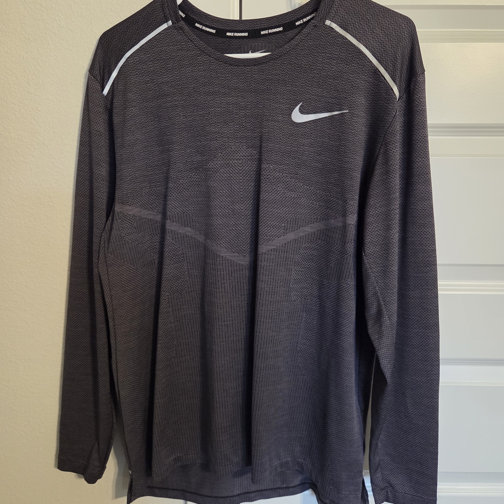 Nike Men's Charcoal Long Sleeve Tee